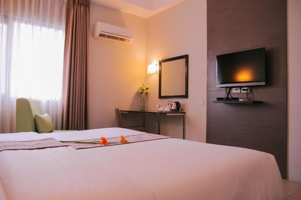 Sequoia Hotel Quezon City Exterior photo